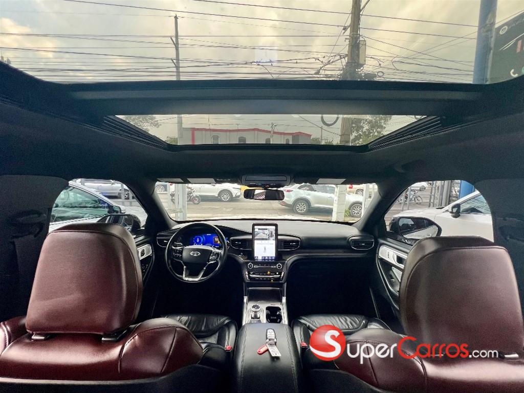 2020 Ford Explorer Platinum — foto 10 / 12