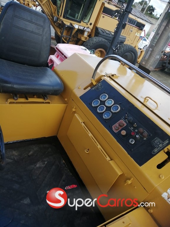 1996 Hyster C350D Pnematic Roller — foto 2 / 4