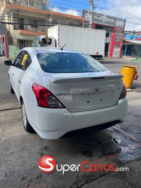 2019 Nissan Versa SV — foto 3 / 10