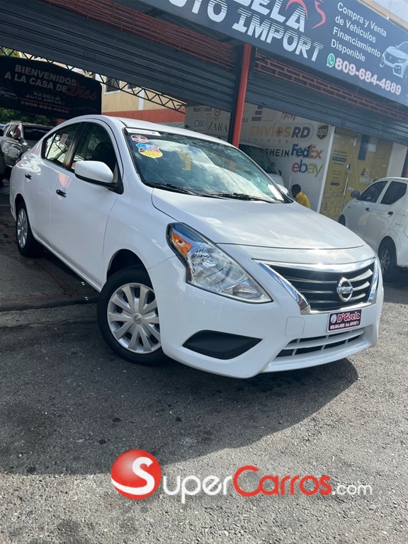 2019 Nissan Versa SV — foto 5 / 10