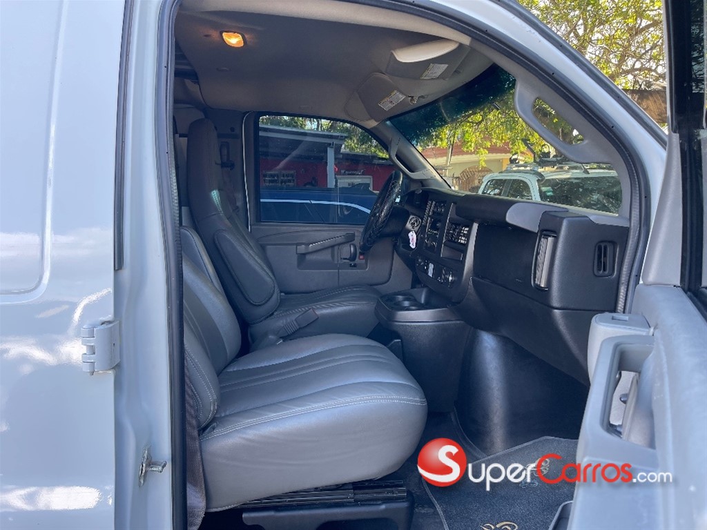 2017 Chevrolet Express G2500 — foto 5 / 8