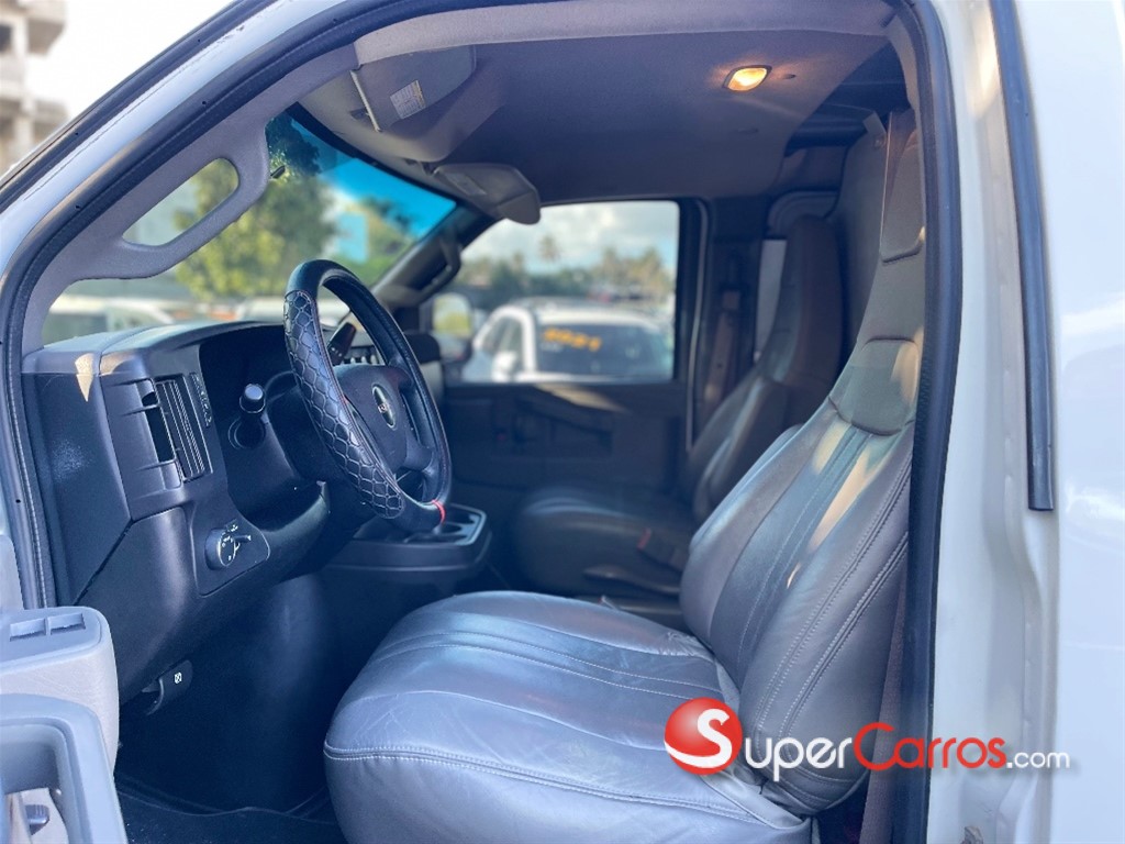 2017 Chevrolet Express G2500 — foto 6 / 8