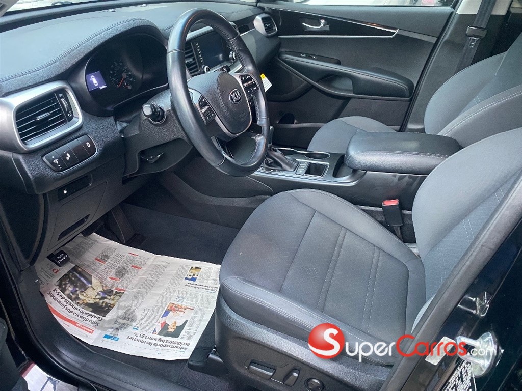 2020 Kia Sorento LX — foto 8 / 12