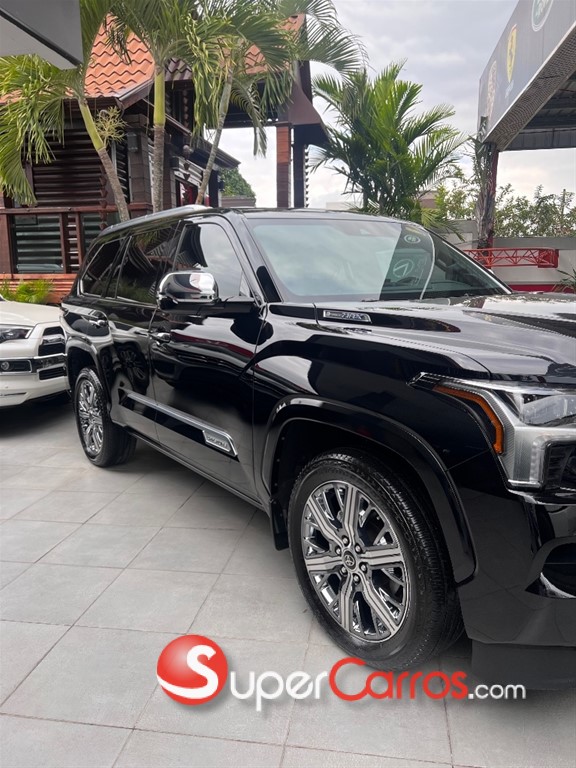 2025 Toyota Sequoia Capstone — foto 2 / 9