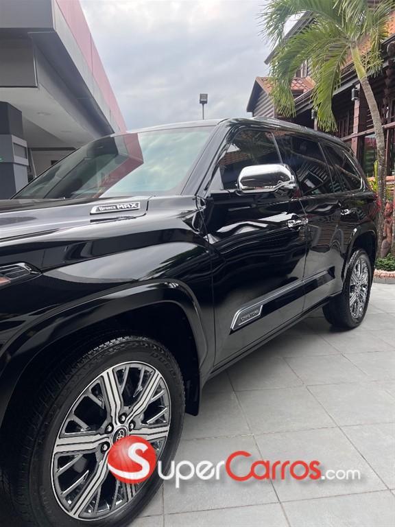 2025 Toyota Sequoia Capstone — foto 3 / 9