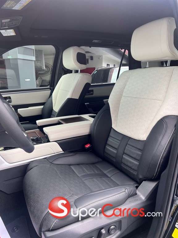 2025 Toyota Sequoia Capstone — foto 6 / 9