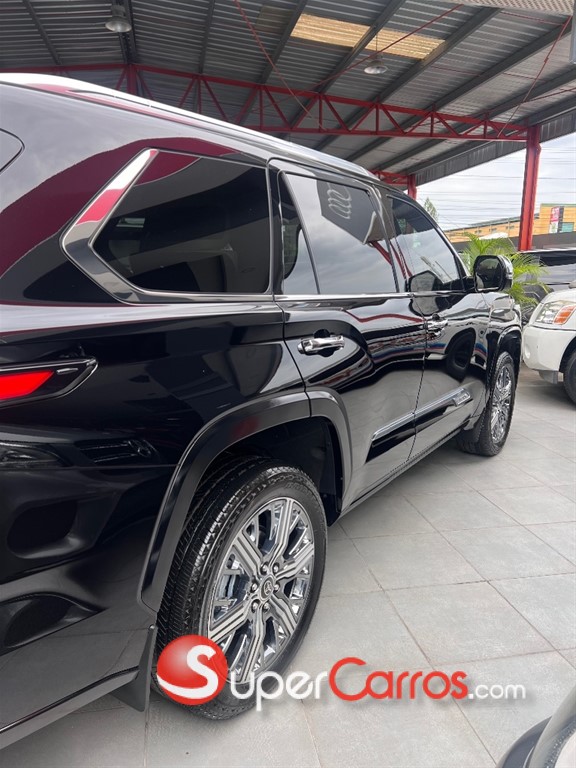 2025 Toyota Sequoia Capstone — foto 9 / 9