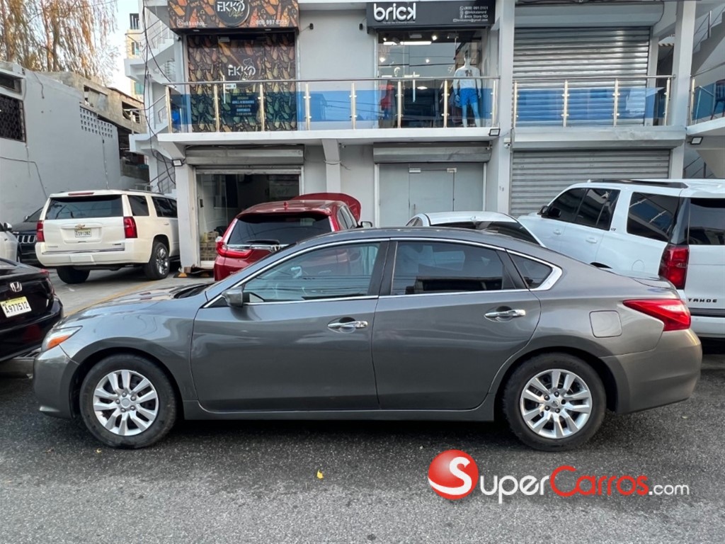 2016 Nissan Altima — foto 4 / 10