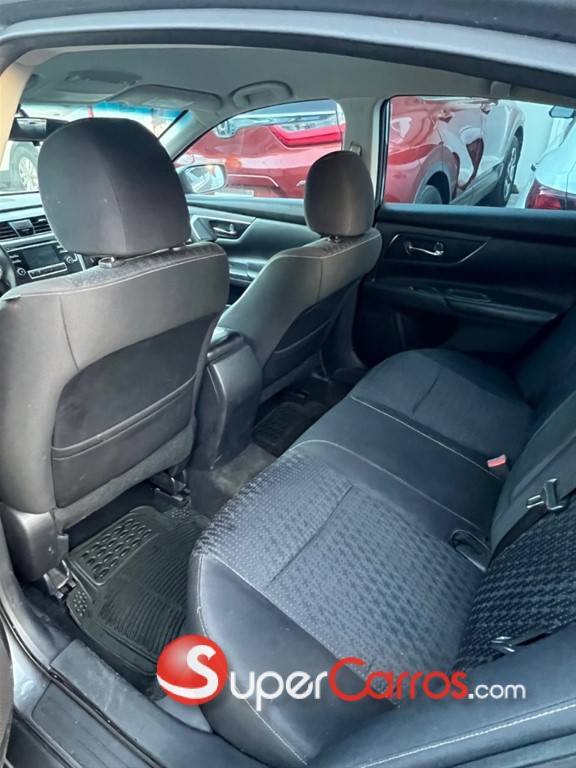 2016 Nissan Altima — foto 7 / 10