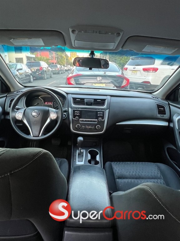 2016 Nissan Altima — foto 8 / 10