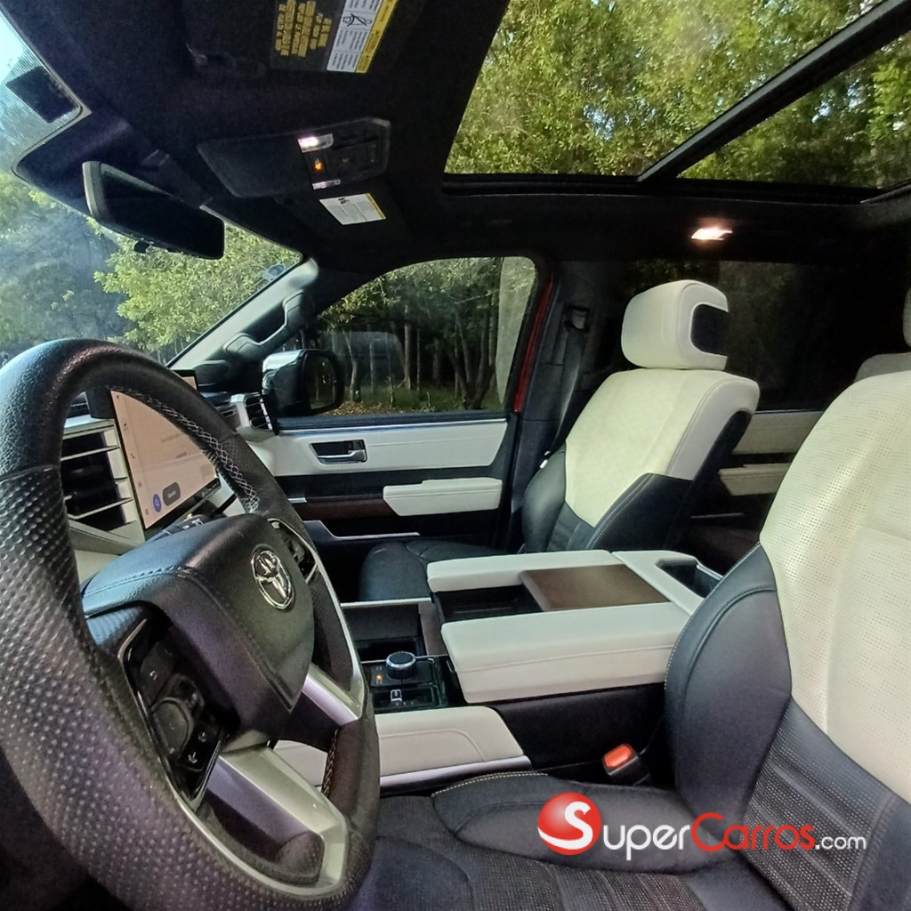 2023 Toyota Sequoia Capstone — foto 6 / 10
