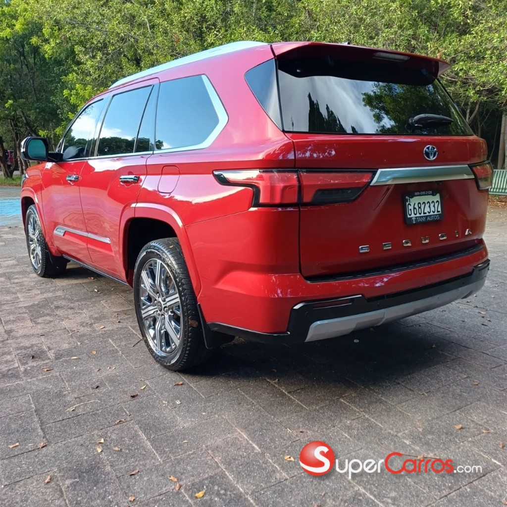 2023 Toyota Sequoia Capstone — foto 7 / 10