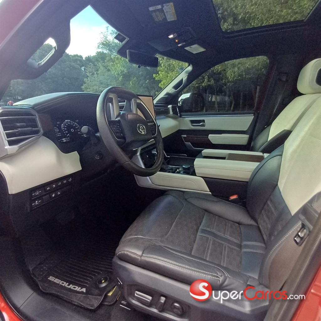 2023 Toyota Sequoia Capstone — foto 8 / 10