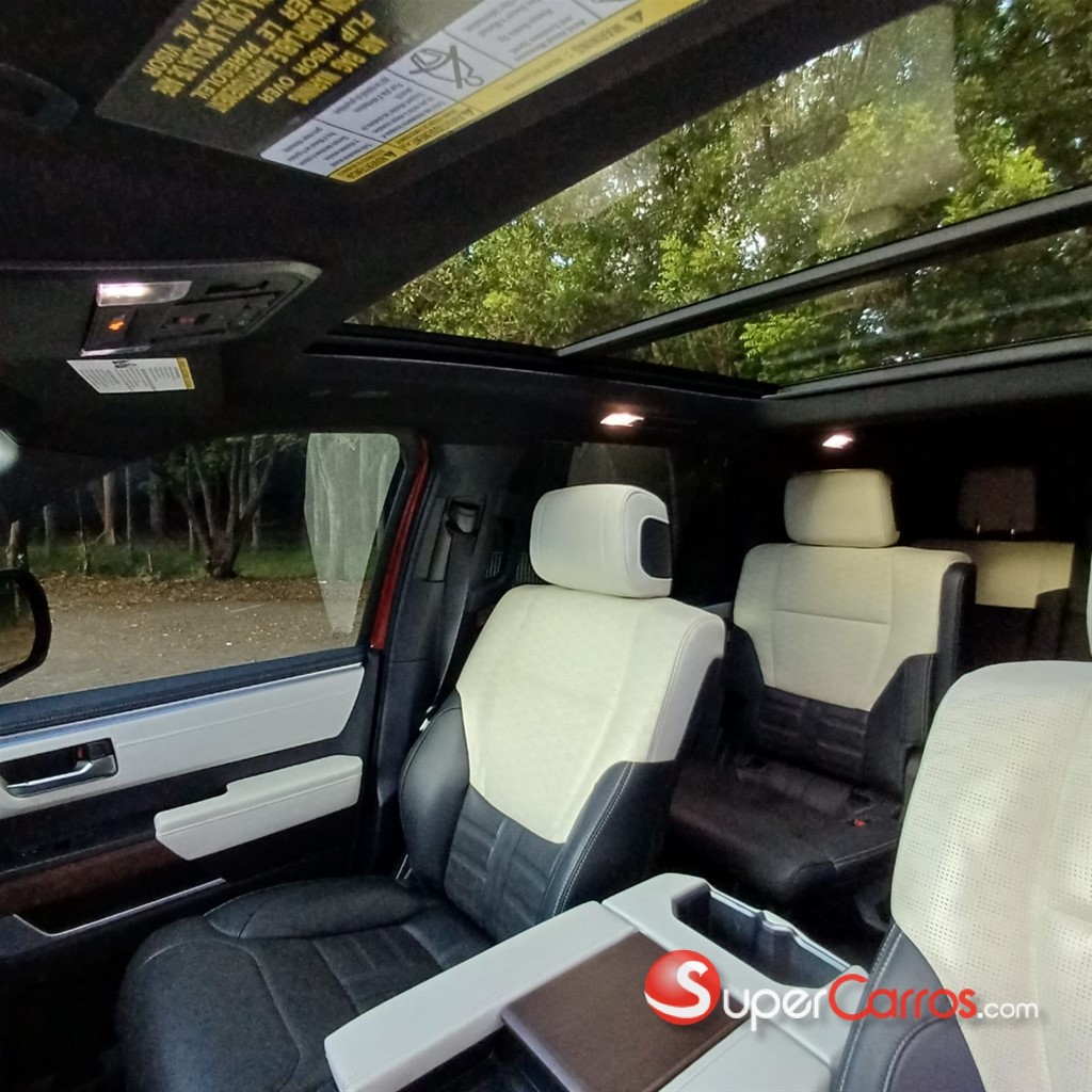 2023 Toyota Sequoia Capstone — foto 9 / 10