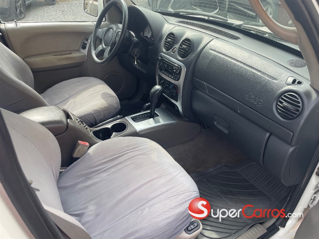 2003 Jeep Liberty Limited 4x4 — foto 8 / 10