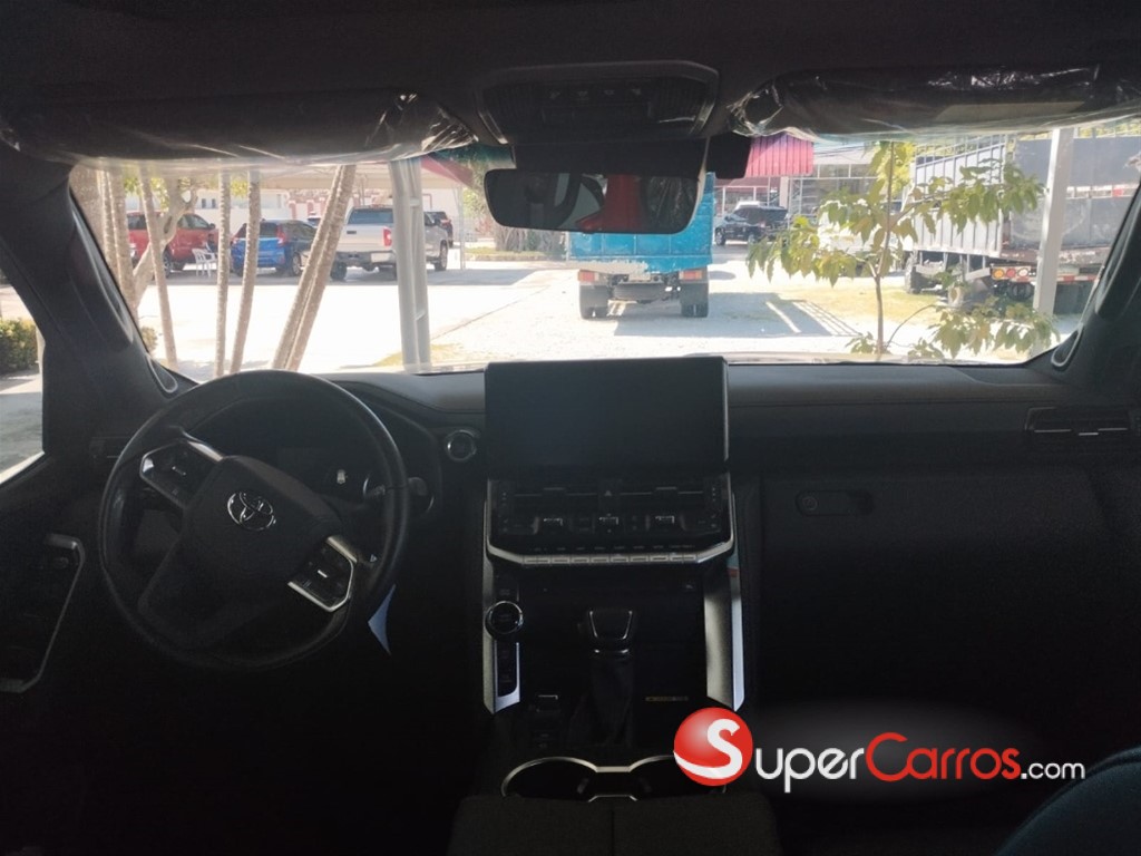 2023 Toyota Land Cruiser 300 VX-R — foto 9 / 11