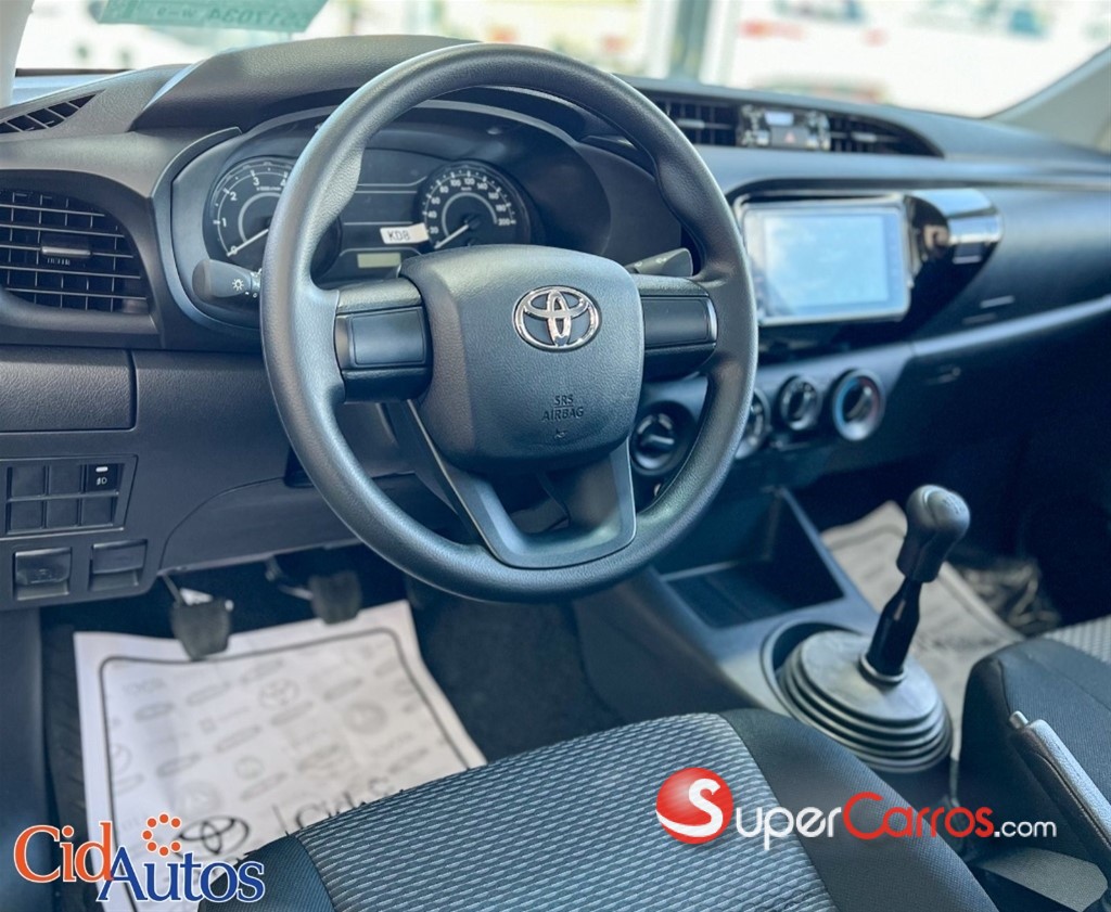 2026 Toyota Hilux — foto 2 / 9