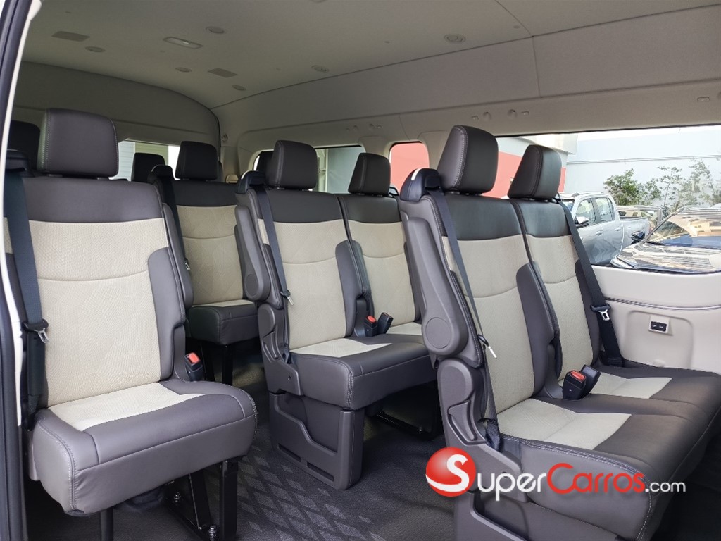2026 Toyota Hiace GL — foto 2 / 11