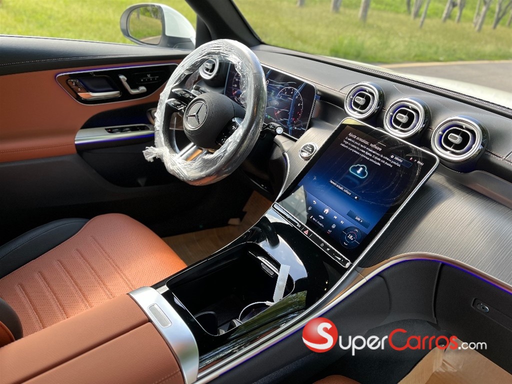 2025 Mercedes-Benz Clase GLC 200 Coupe — foto 8 / 12