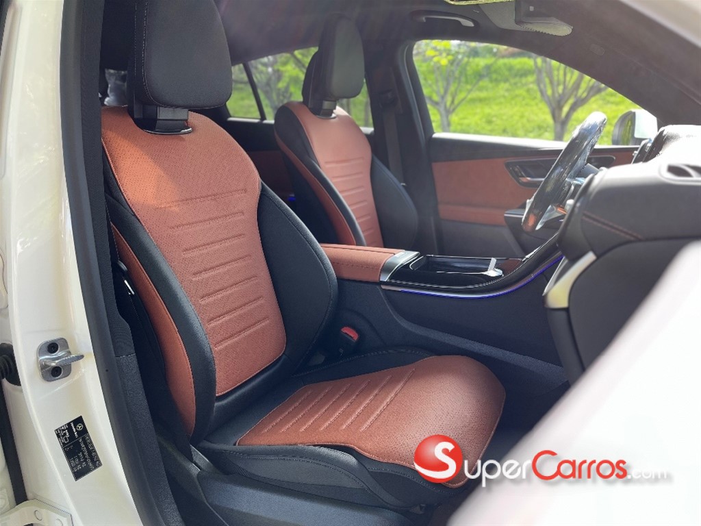 2025 Mercedes-Benz Clase GLC 200 Coupe — foto 9 / 12