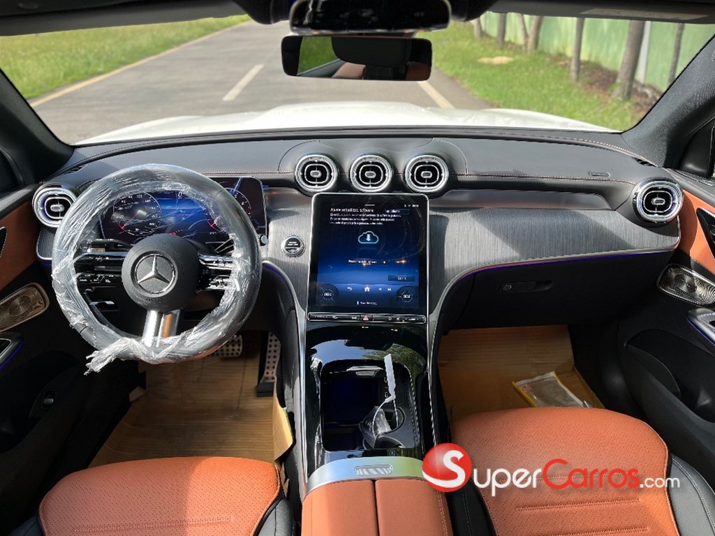 2025 Mercedes-Benz Clase GLC 200 Coupe — foto 11 / 12