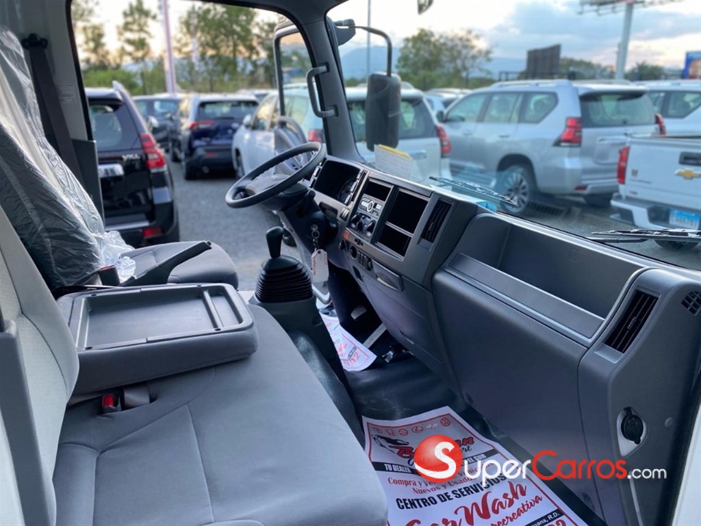 2027 Isuzu NPR 14 pies — foto 6 / 7