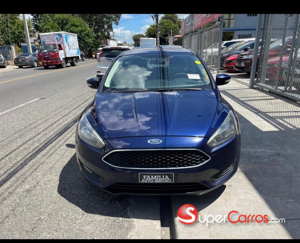 2017 Ford Focus SEL — foto 3 / 9