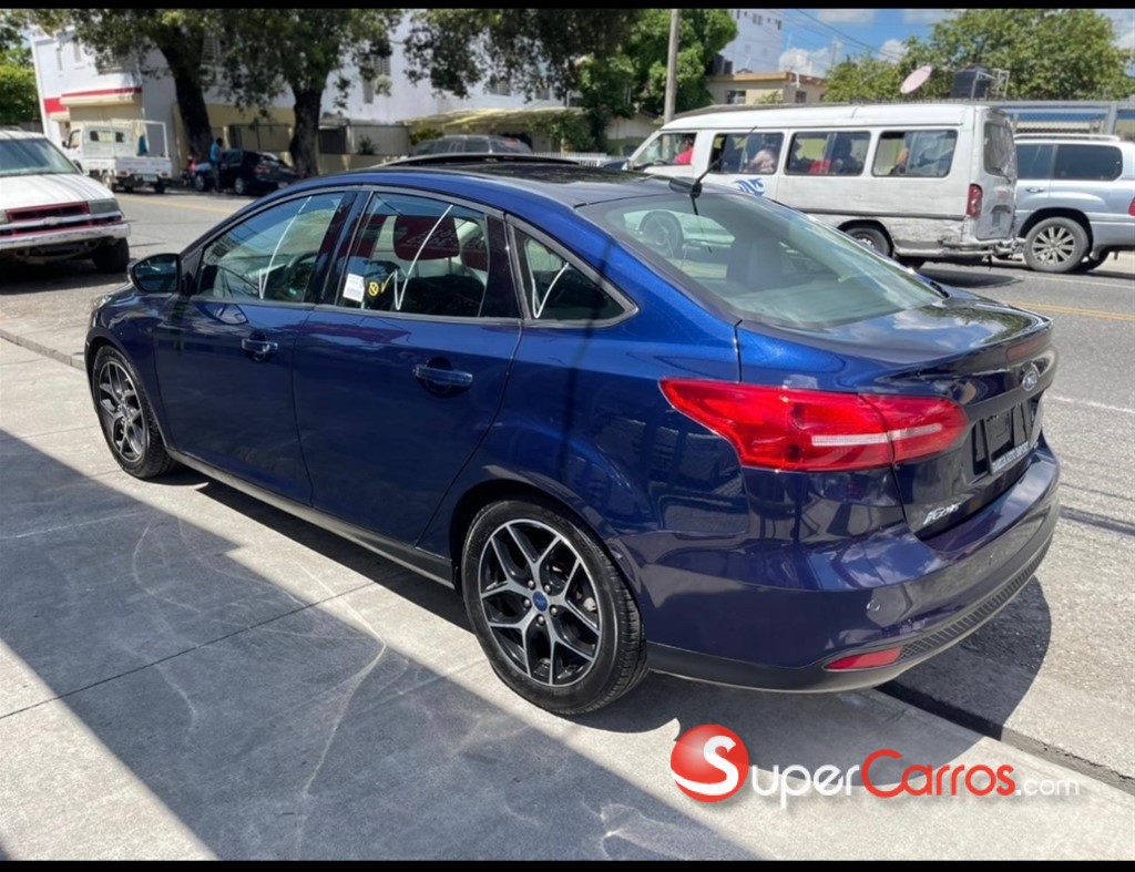 2017 Ford Focus SEL — foto 6 / 9