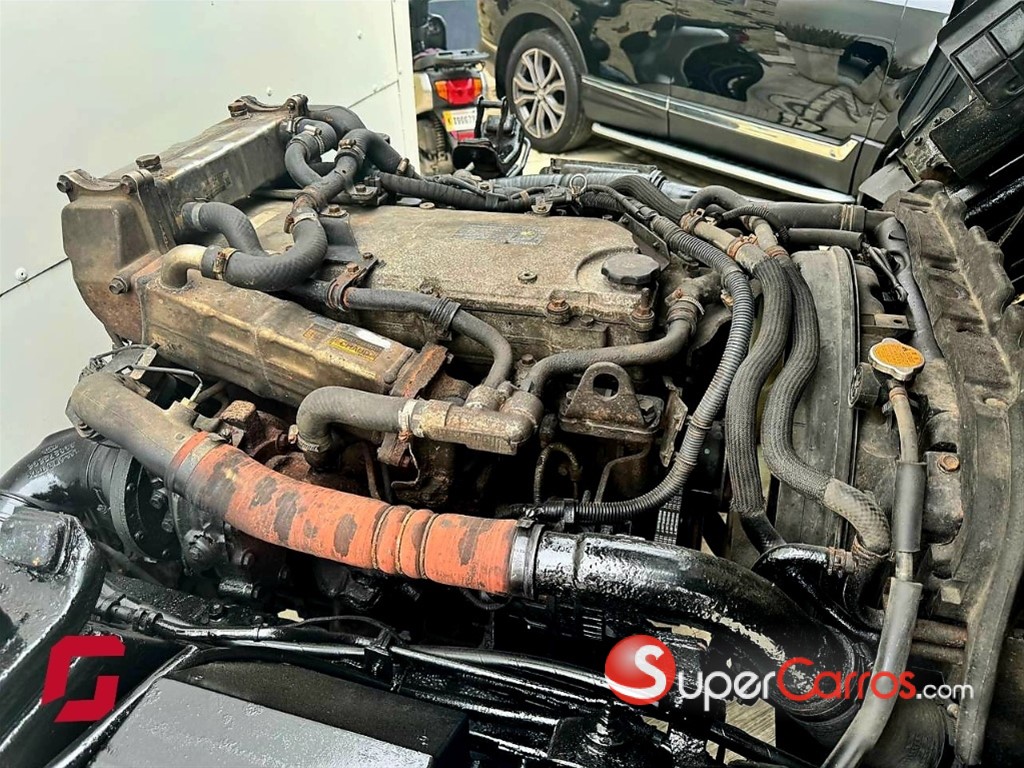 2015 Isuzu NPR — foto 2 / 8
