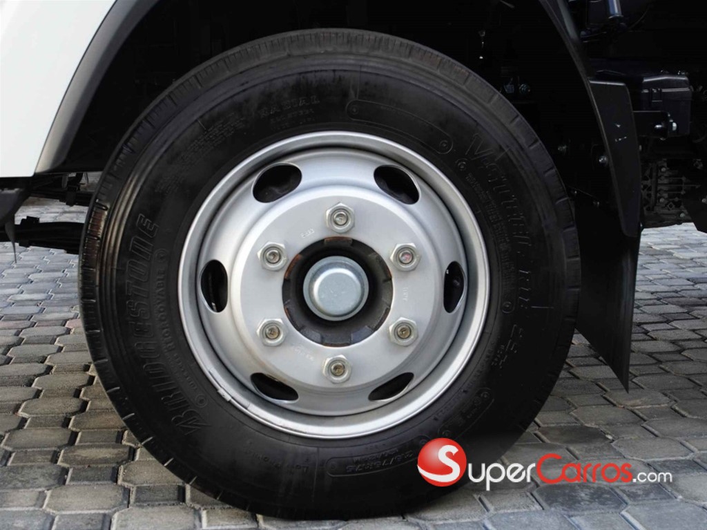 2025 Isuzu NQR 18 Pies — foto 3 / 12