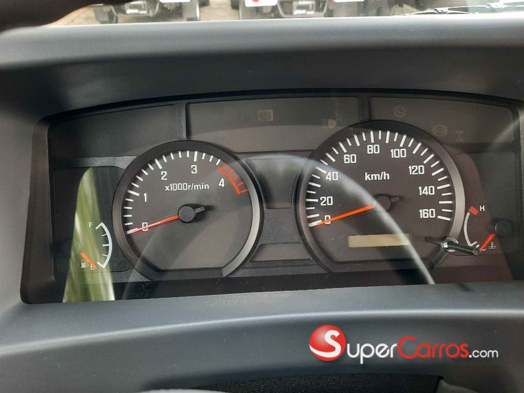 2025 Isuzu NQR 18 Pies — foto 10 / 12
