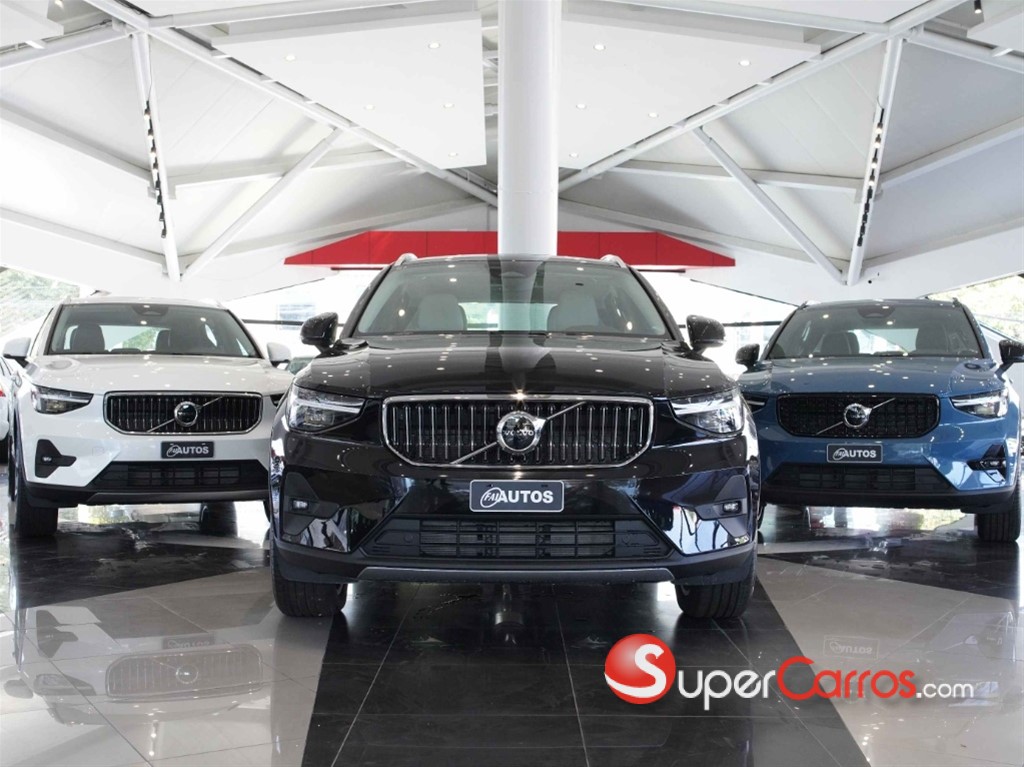 2024 Volvo XC40 Ultimate B4 — foto 2 / 12