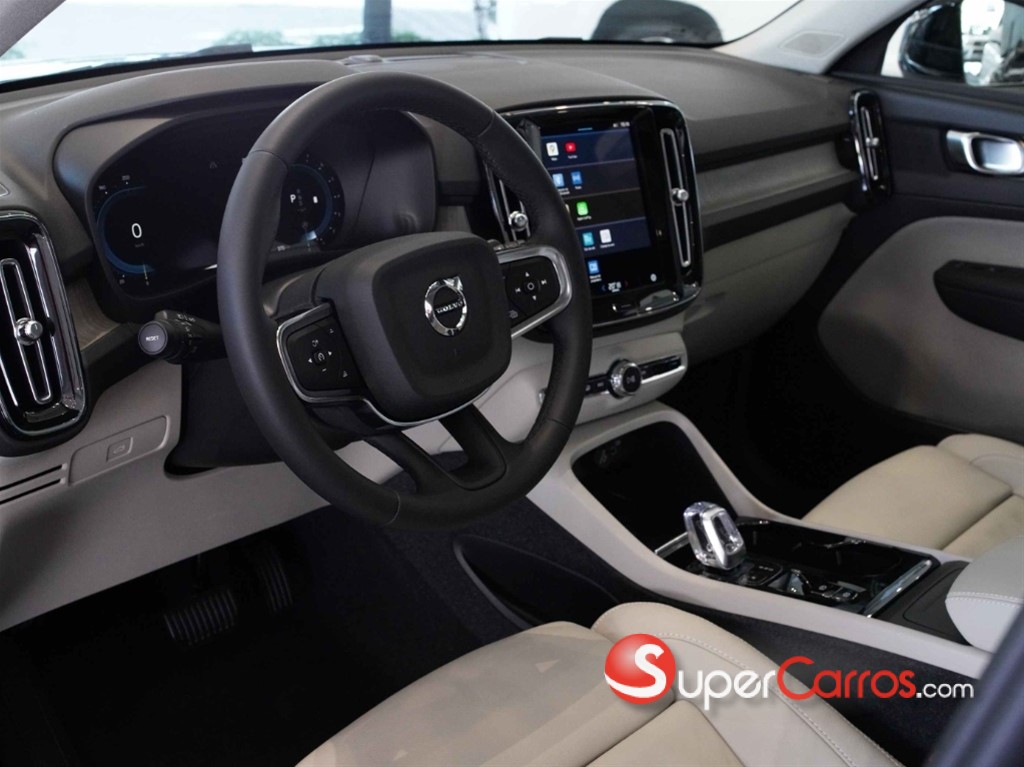 2024 Volvo XC40 Ultimate B4 — foto 8 / 12