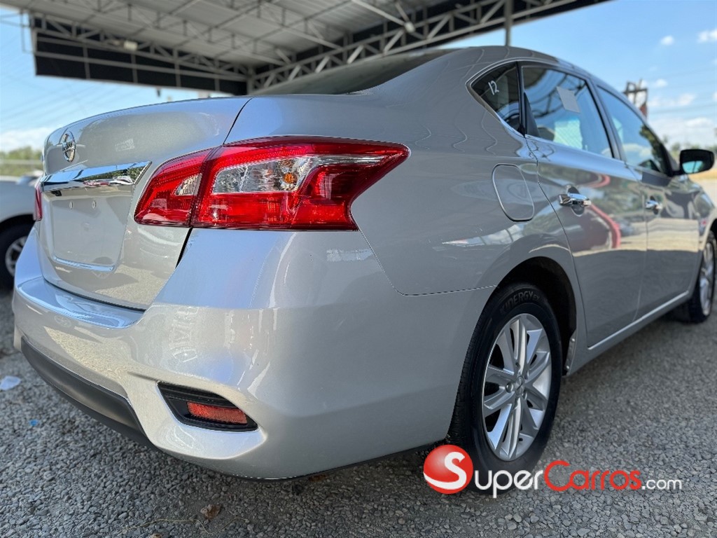 2018 Nissan Sentra S — foto 3 / 12