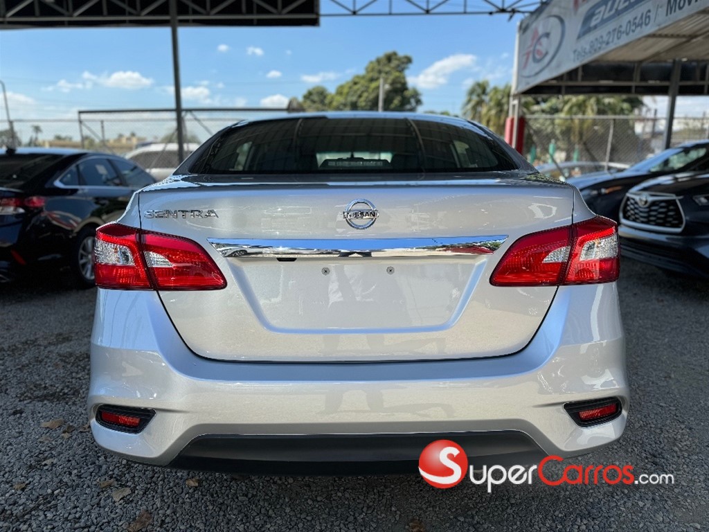 2018 Nissan Sentra S — foto 4 / 12