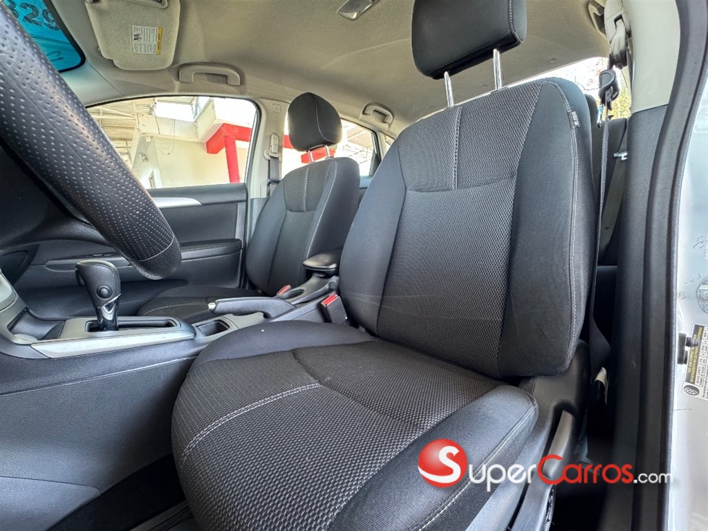 2018 Nissan Sentra S — foto 9 / 12