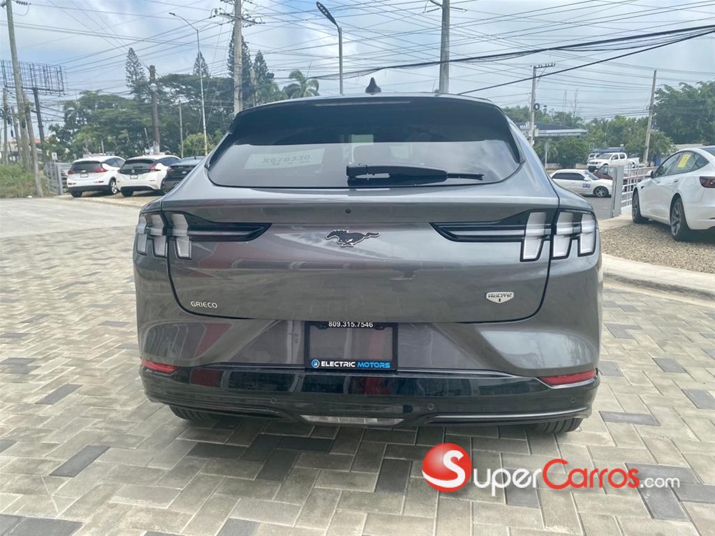 2022 Ford Mustang Mach-E — foto 2 / 10