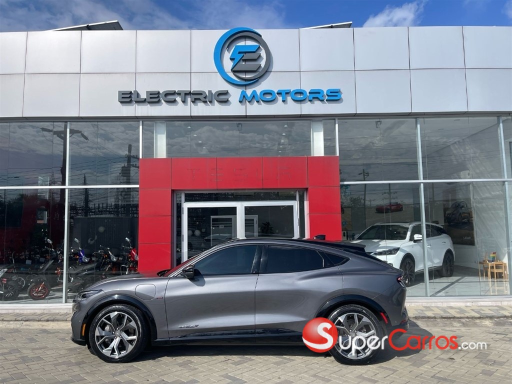2022 Ford Mustang Mach-E — foto 10 / 10