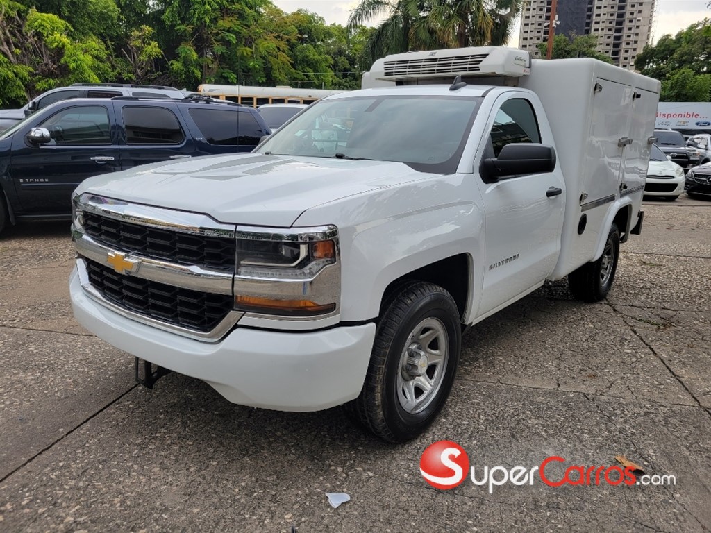 2017 Chevrolet Silverado — foto 11 / 12