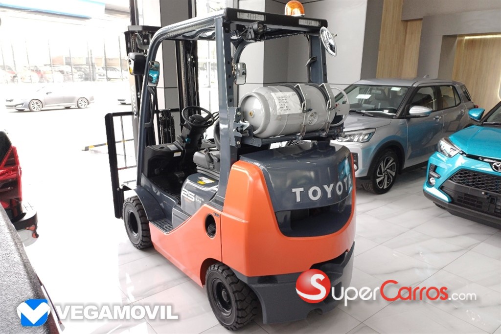 2025 Toyota Monta Carga — foto 3 / 12