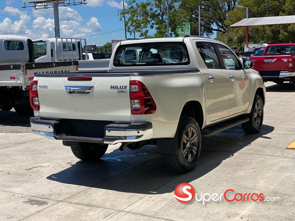 2026 Toyota Hilux Limited — foto 4 / 5