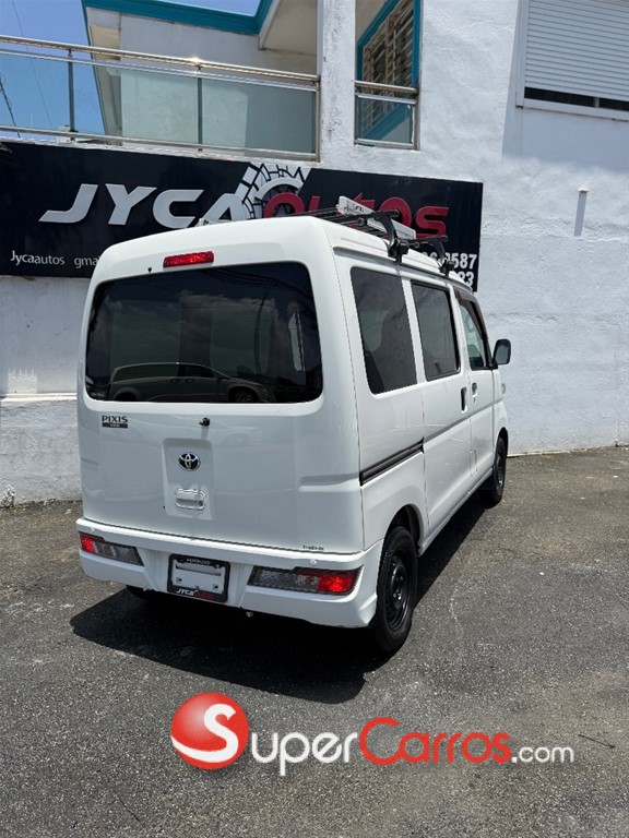 2020 Toyota Pixis — foto 4 / 11