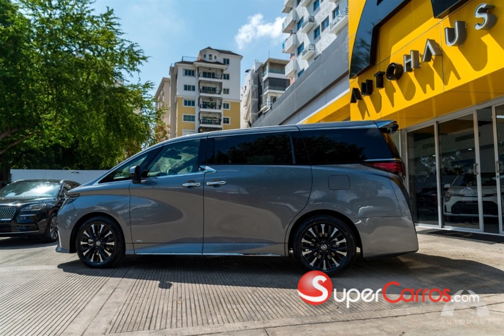 2026 Toyota Alphard VIP — foto 2 / 11