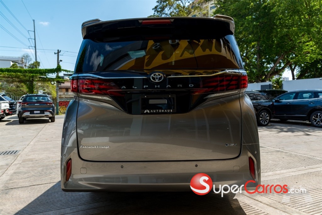2026 Toyota Alphard VIP — foto 3 / 11