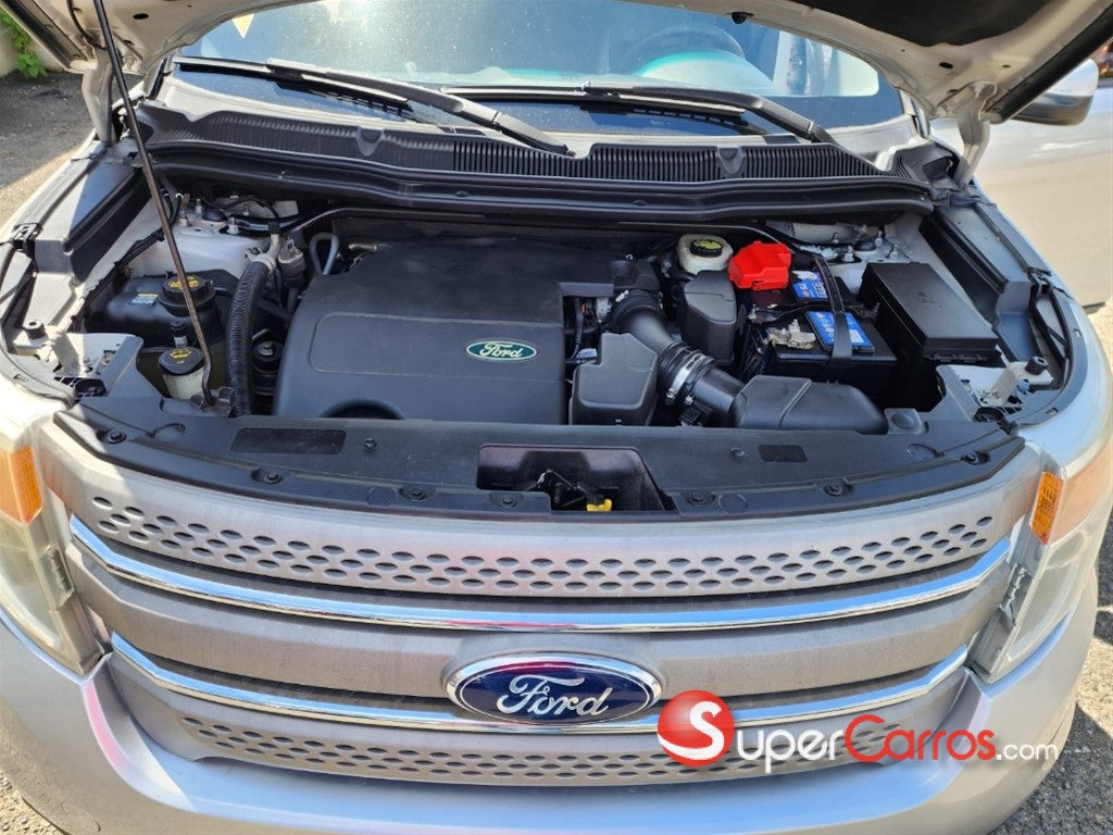 2015 Ford Explorer XLT — foto 2 / 10