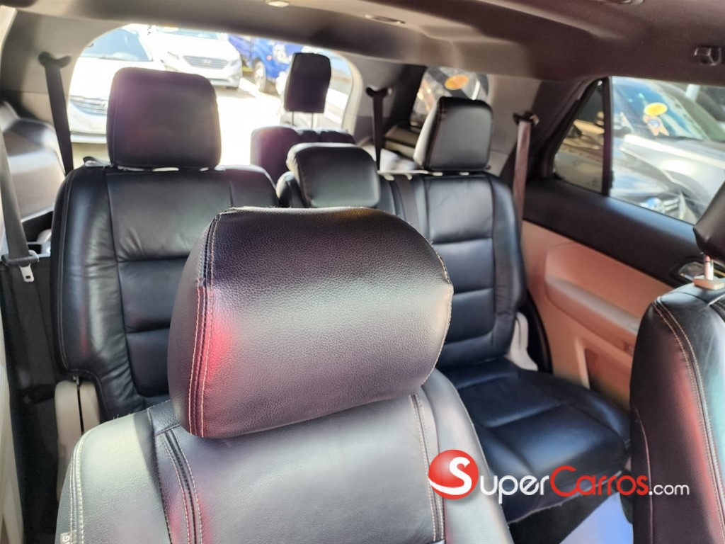 2015 Ford Explorer XLT — foto 3 / 10