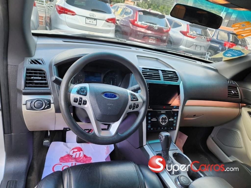 2015 Ford Explorer XLT — foto 4 / 10