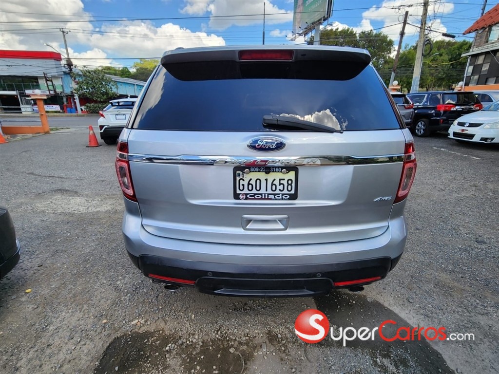 2015 Ford Explorer XLT — foto 7 / 10