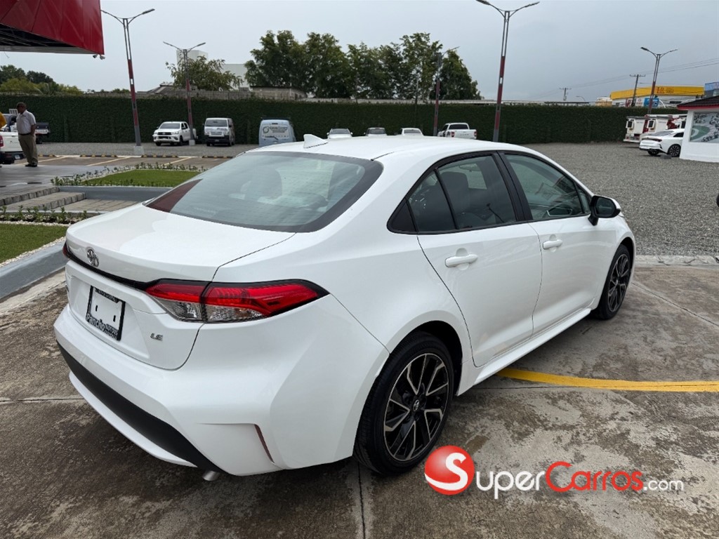 2020 Toyota Corolla LE — foto 3 / 10