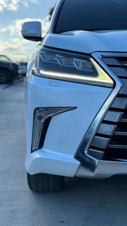 2020 Lexus LX 570 — foto 6 / 12
